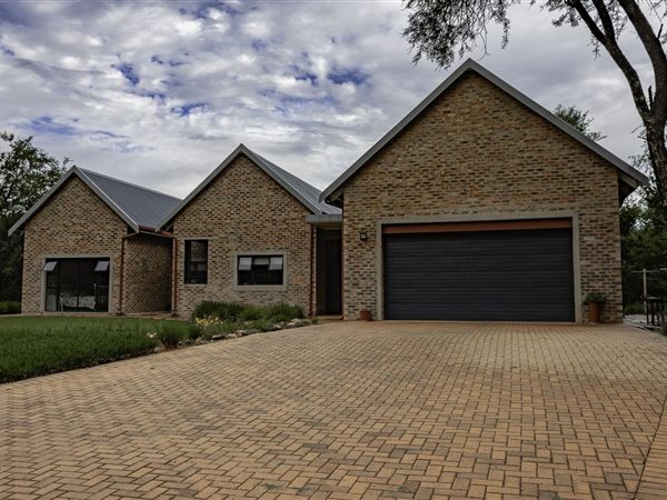 104 ha Farm with House in Potchefstroom Central