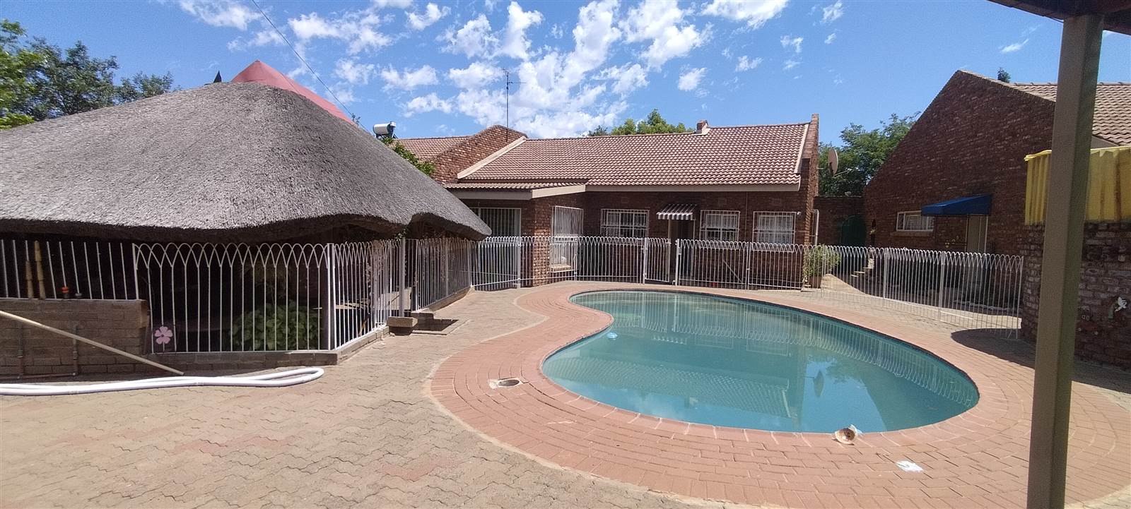 4 Bed House in Jan Kempdorp photo number 2