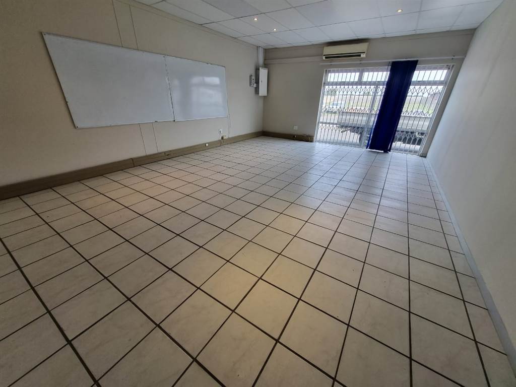 650  m² Commercial space in Richards Bay Central photo number 11