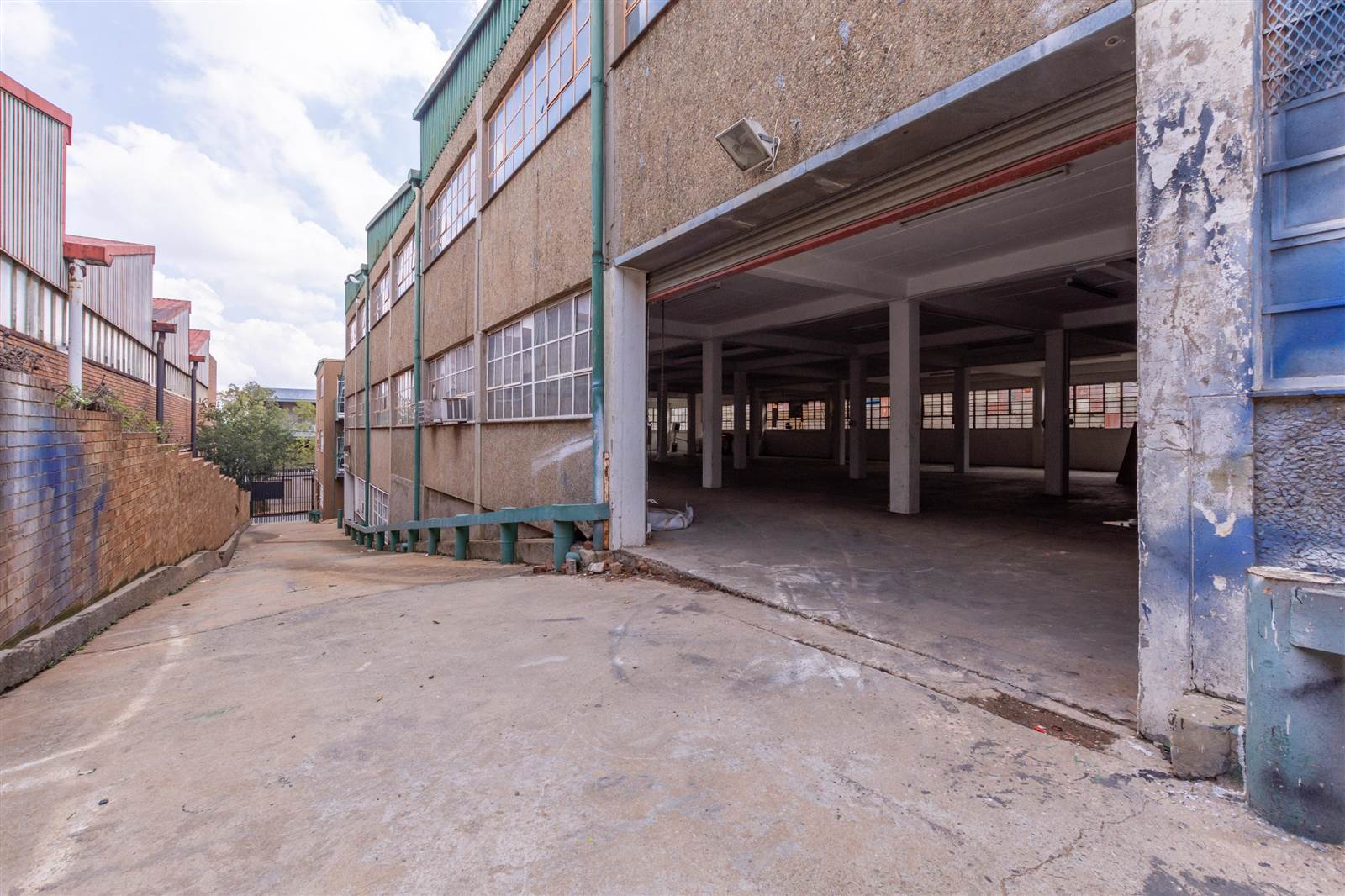 2210  m² Commercial space in Industria North photo number 4