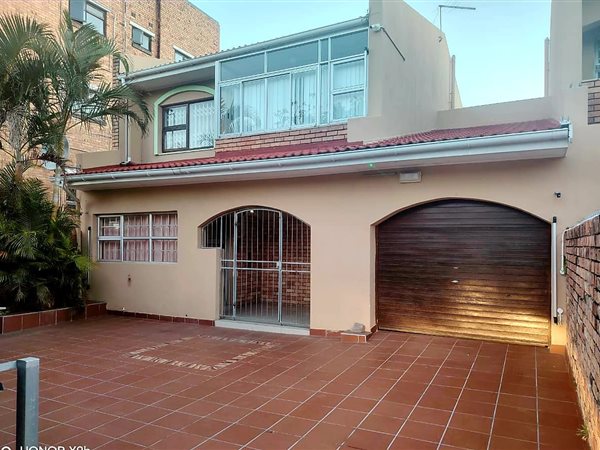 4 Bedroom Townhouse