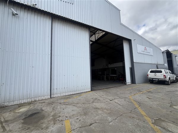 790 m² Industrial space 790 m² Industrial space