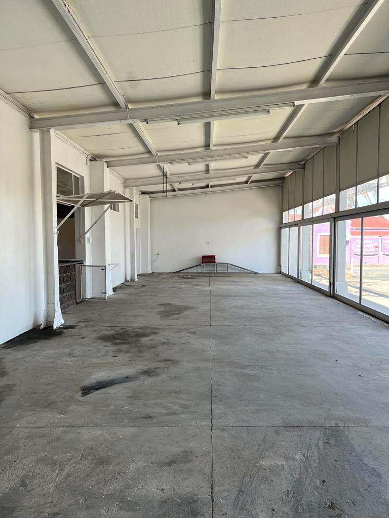 1000  m² Commercial space in Beaufort West photo number 14