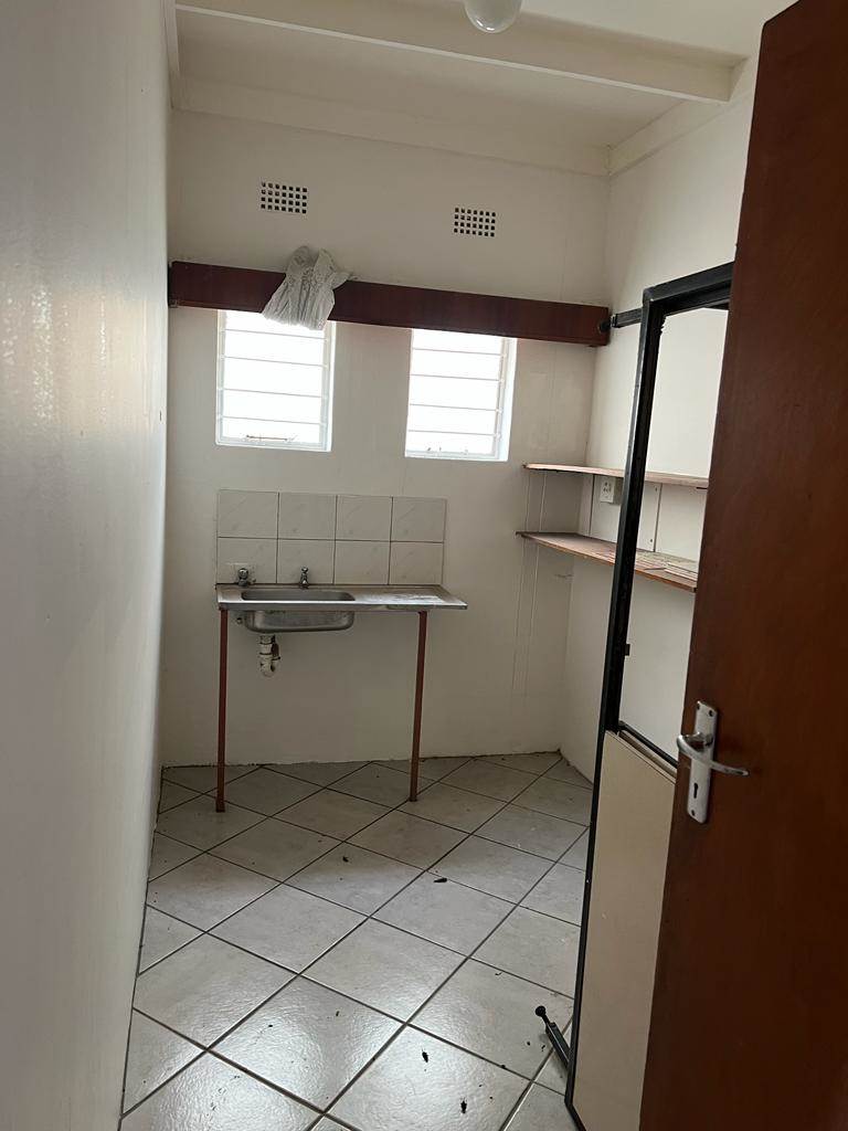 1000  m² Commercial space in Beaufort West photo number 15