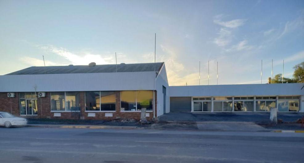1000  m² Commercial space in Beaufort West photo number 1