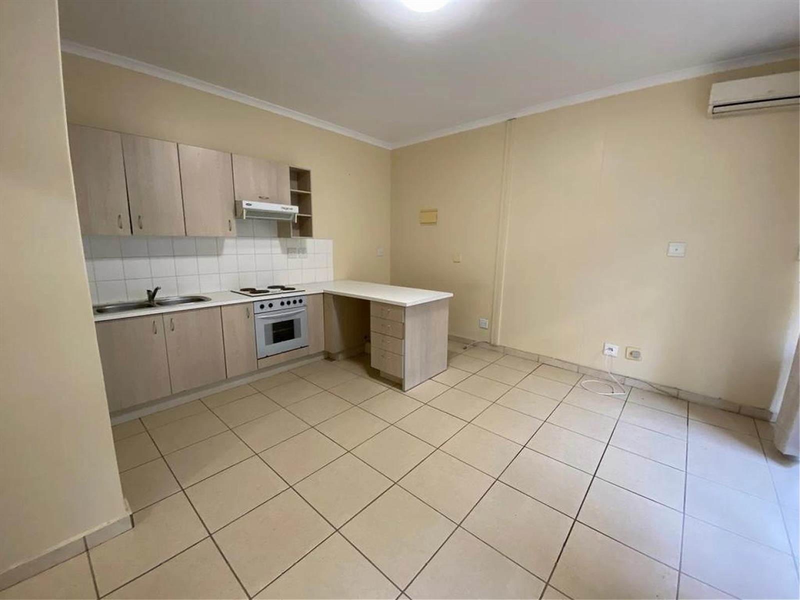 1 Bed Apartment in Umhlanga Rocks photo number 1