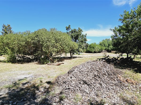 663 m² Land