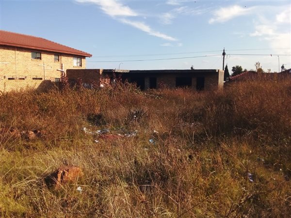 544 m² Land available in Lenasia South