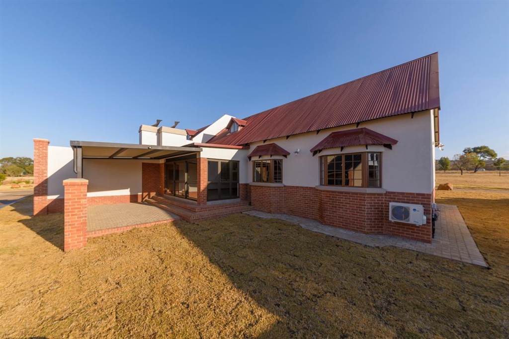 3 Bed Townhouse in Boschkop photo number 2