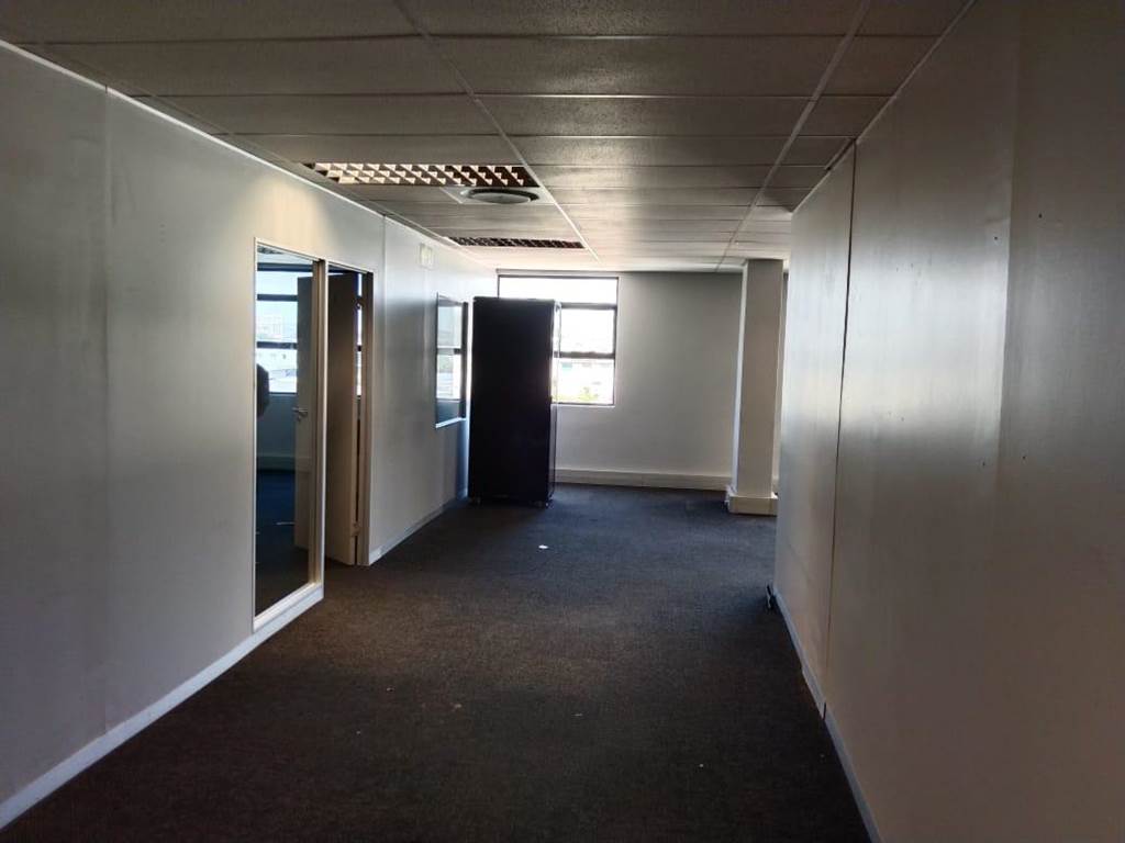 230  m² Commercial space in Riverhorse Valley photo number 3