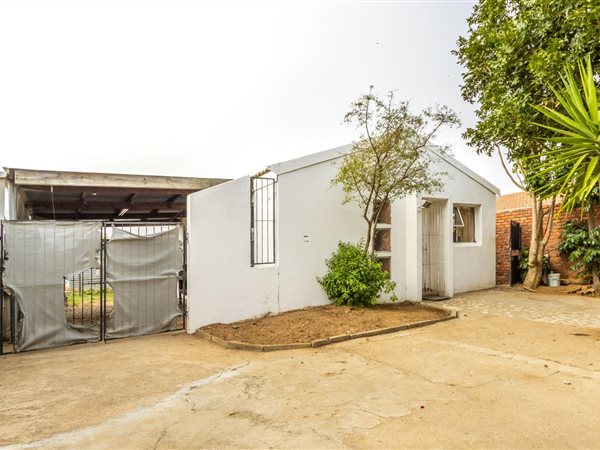 2 Bedroom House