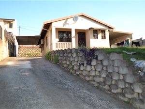 4 Bed House in Longcroft