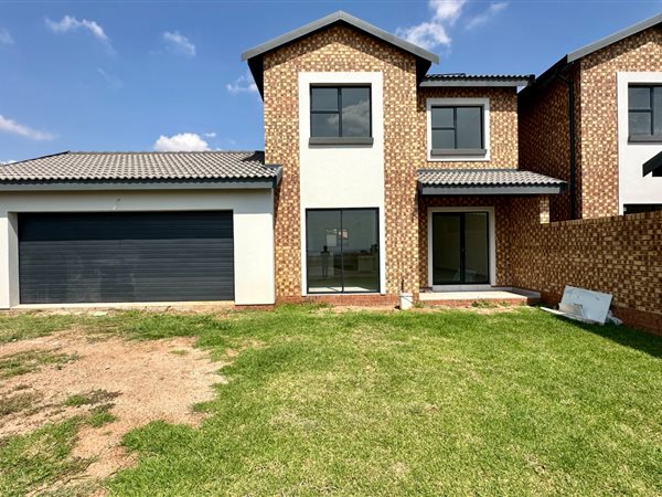 3 Bedroom Townhouse 3 Bedroom Townhouse