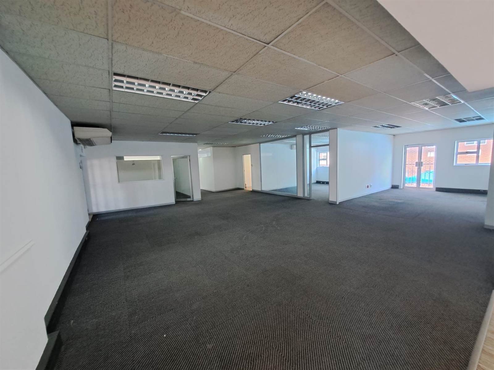 1805  m² Commercial space in Centurion CBD photo number 3