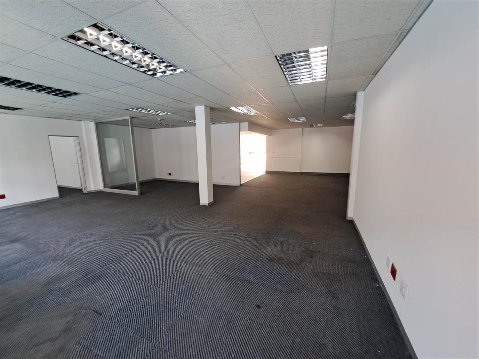 1805  m² Commercial space in Centurion CBD photo number 2