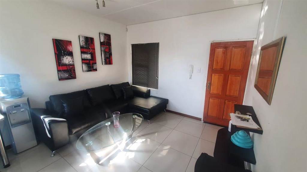 2 Bed Flat in Secunda photo number 1