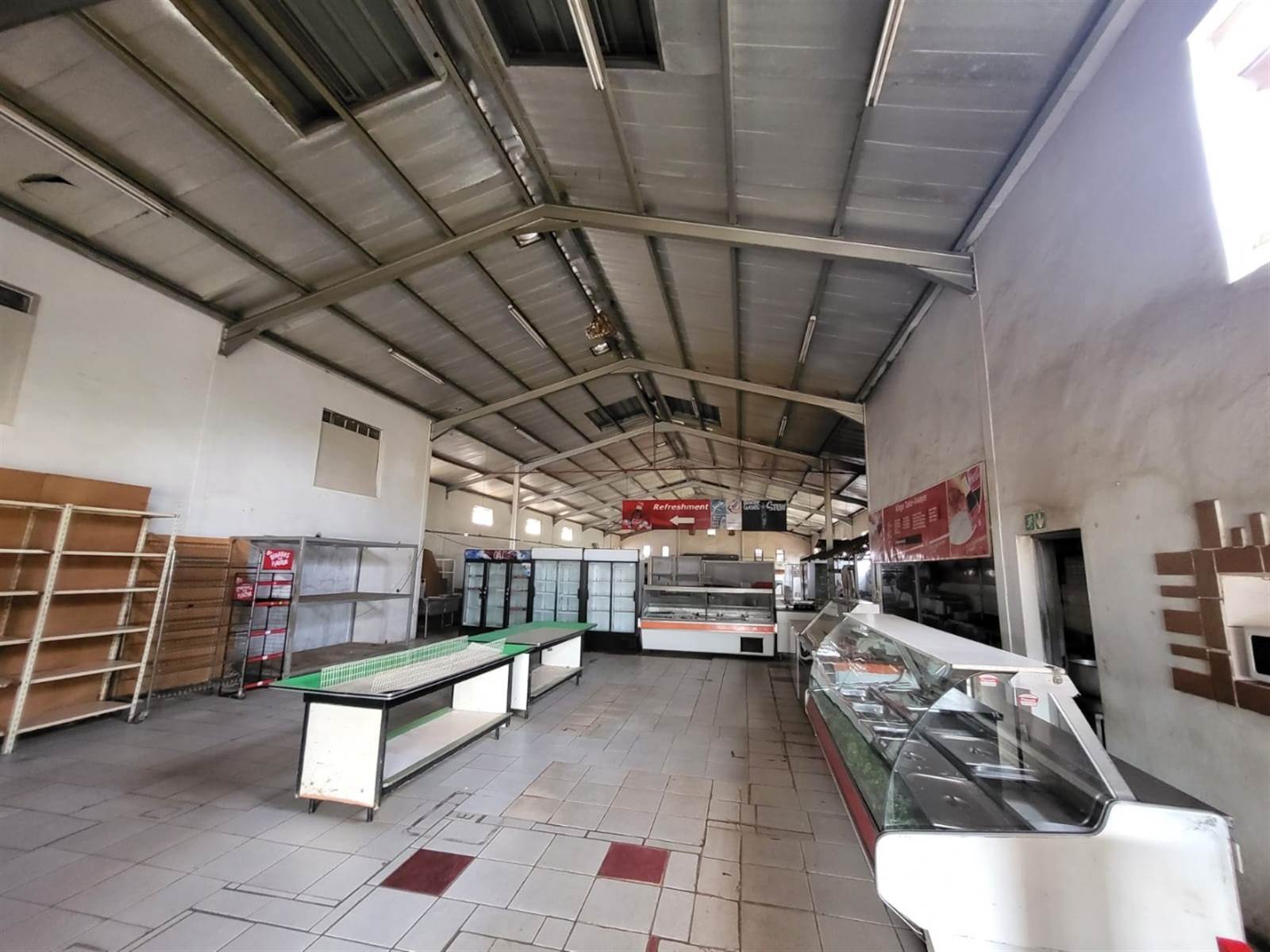 615  m² Commercial space in Louis Trichardt photo number 3