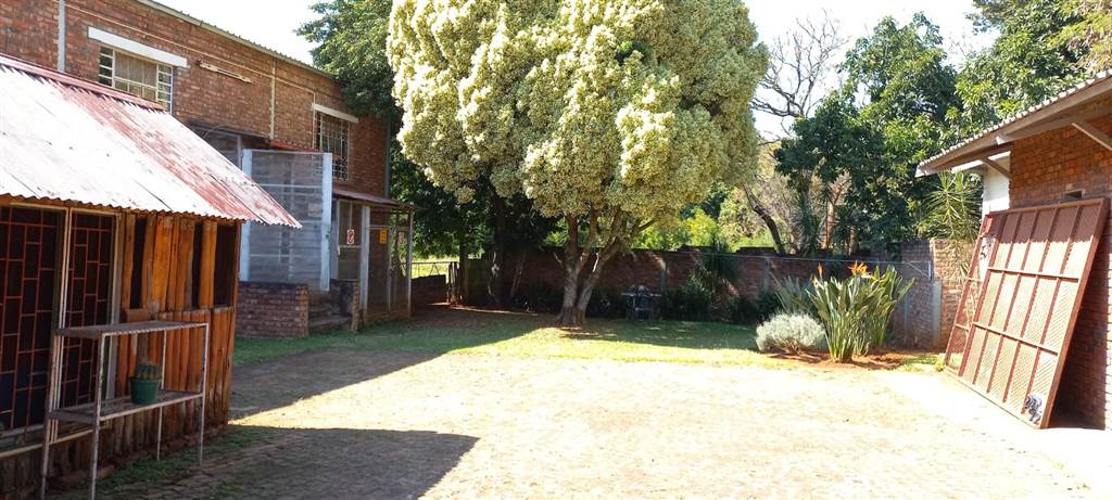 615  m² Commercial space in Louis Trichardt photo number 9