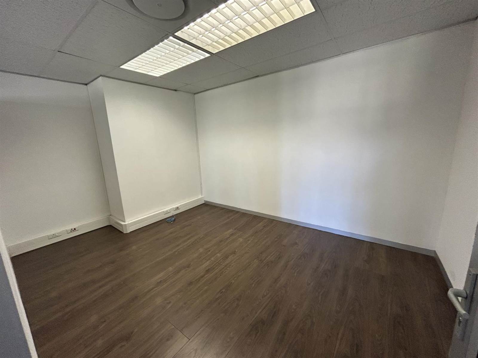 170  m² Office Space in Claremont photo number 3