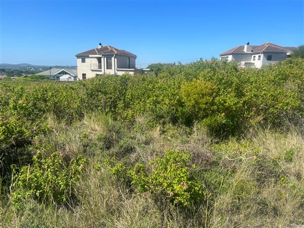 1 075 m² Land