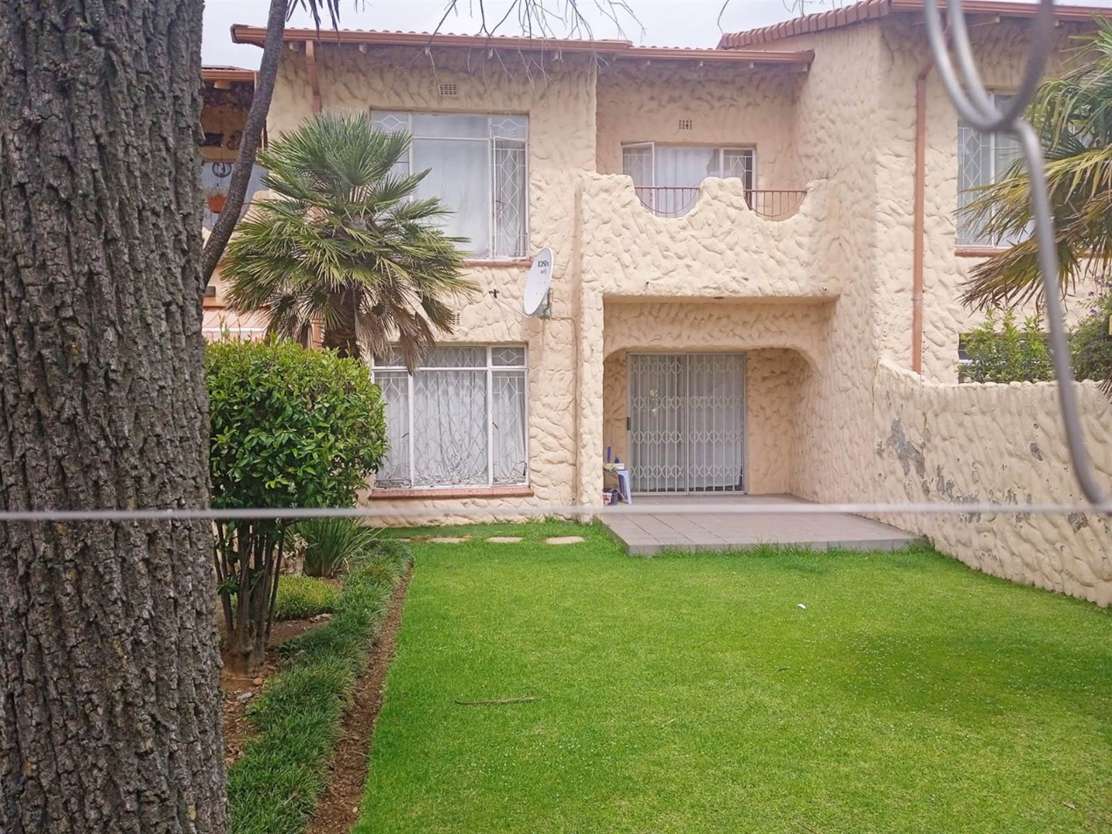 3 Bed Townhouse in Ontdekkers Park photo number 4