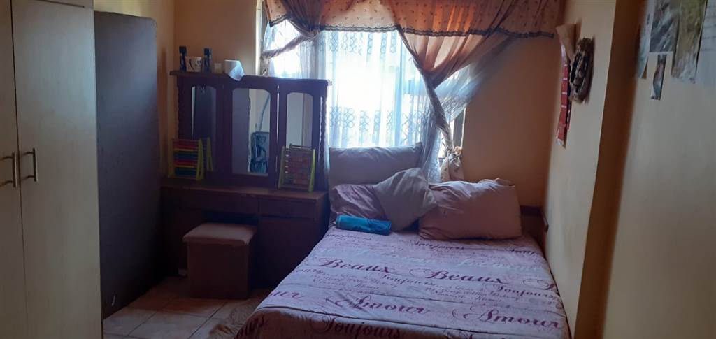 4 Bed House in Esikhawini photo number 2