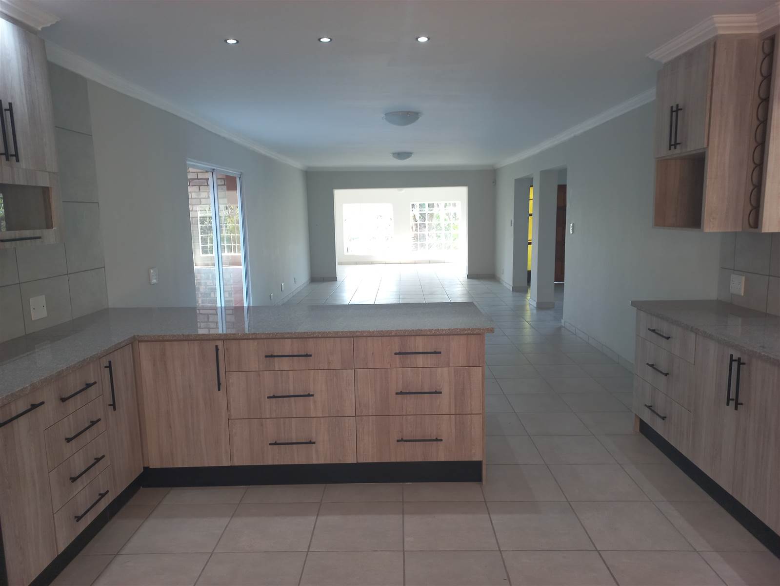 3 Bed House in Sonheuwel photo number 4