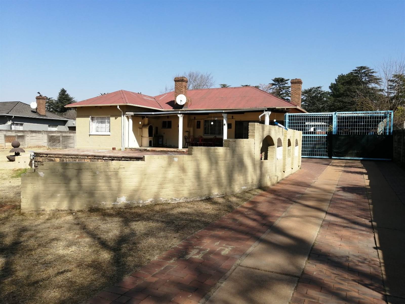 4 Bed House in Daggafontein photo number 1