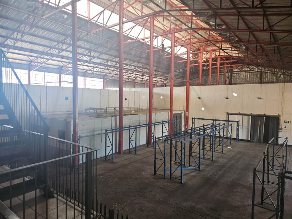 3200  m² Industrial space in City Deep photo number 5