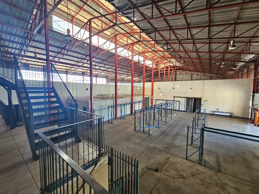 3200  m² Industrial space in City Deep photo number 4