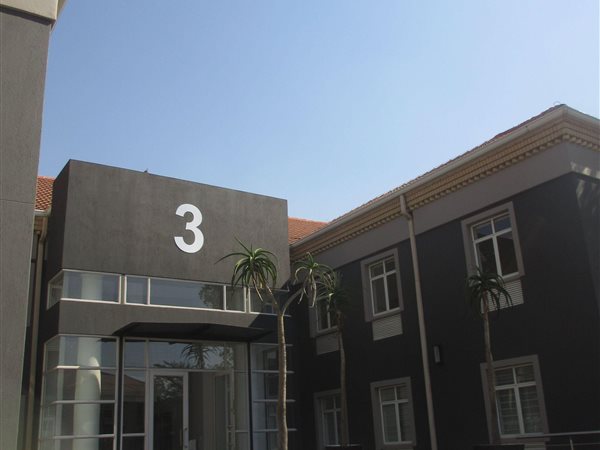 437  m² Commercial space