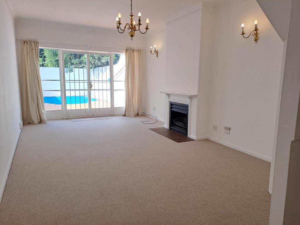 1 Bed Apartment in Sandown photo number 1
