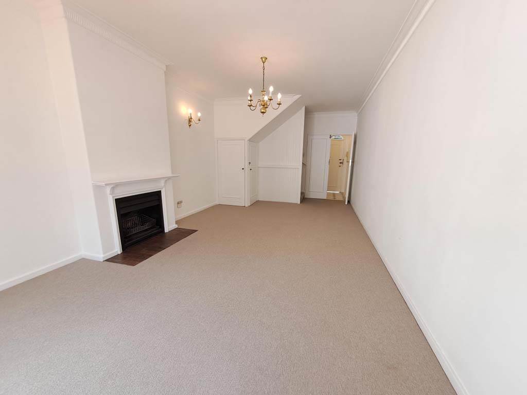 1 Bed Apartment in Sandown photo number 7