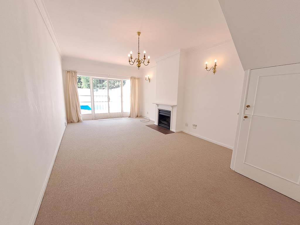 1 Bed Apartment in Sandown photo number 2