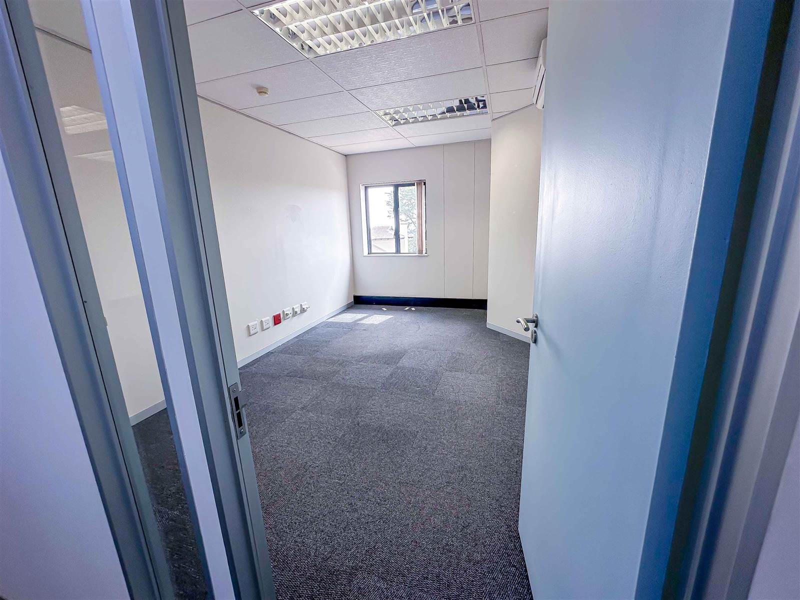 245  m² Commercial space in Bryanston photo number 6