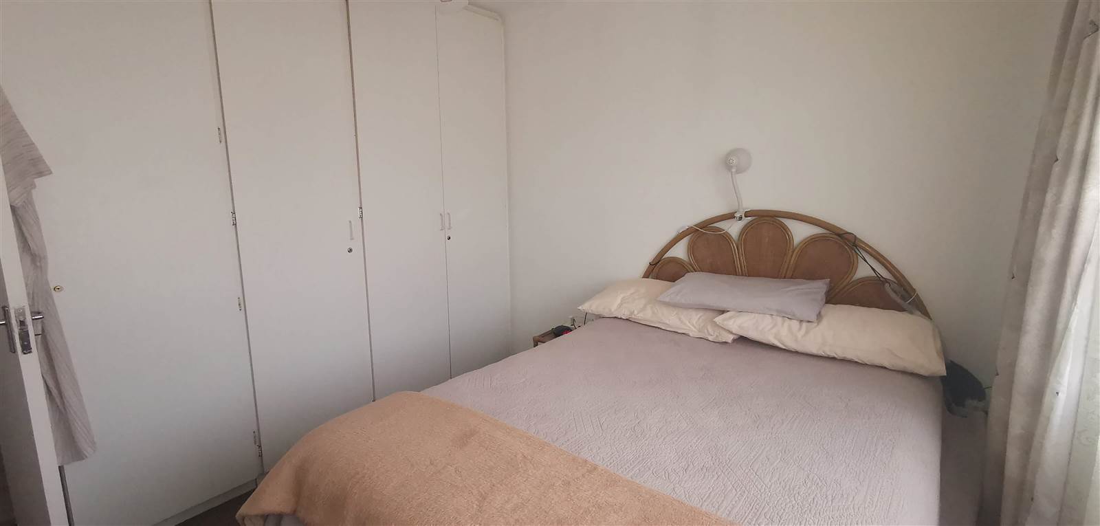 2 Bed Apartment in Die Hoewes photo number 3