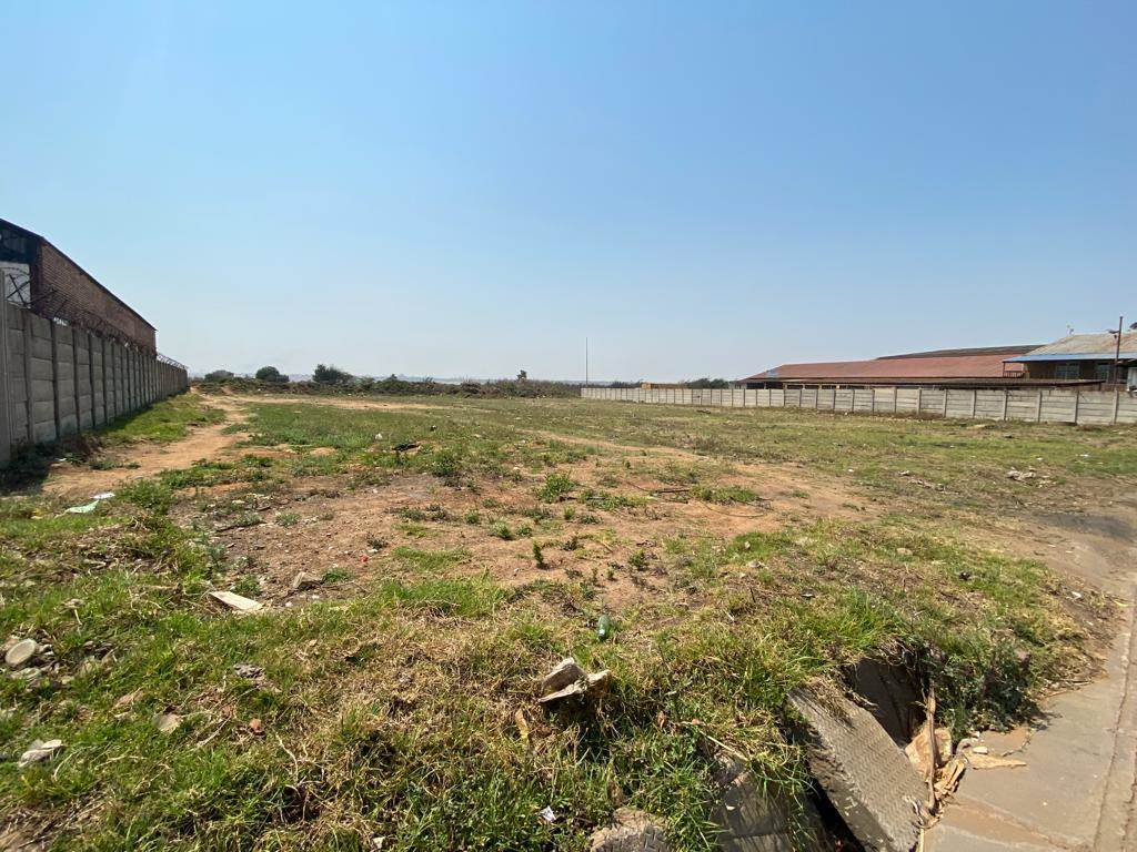 2400 m² Land available in Klarinet photo number 2