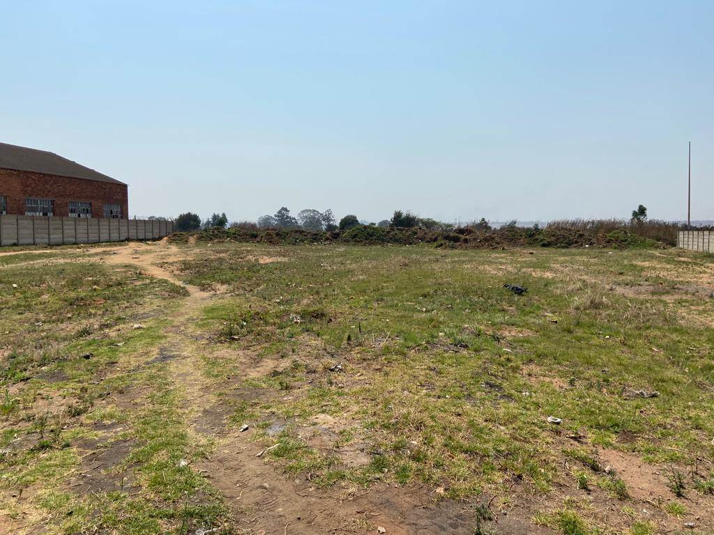 2400 m² Land available in Klarinet photo number 3