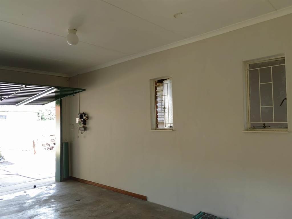 4 Bed House in Booysens photo number 25