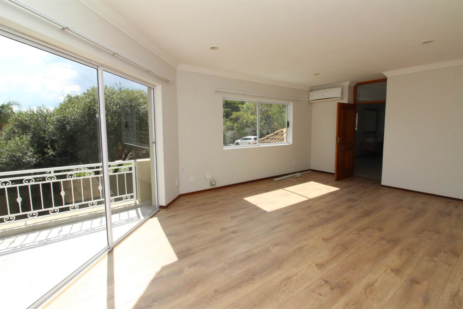 4 Bed House in Dainfern Golf Estate photo number 13