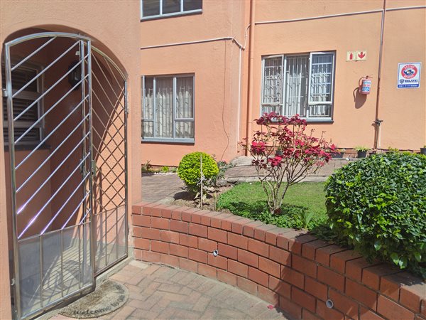 3 Bedroom Duplex 3 Bedroom Duplex