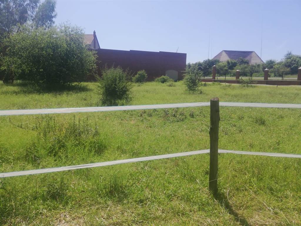 809 m² Land available in Meerhof photo number 12
