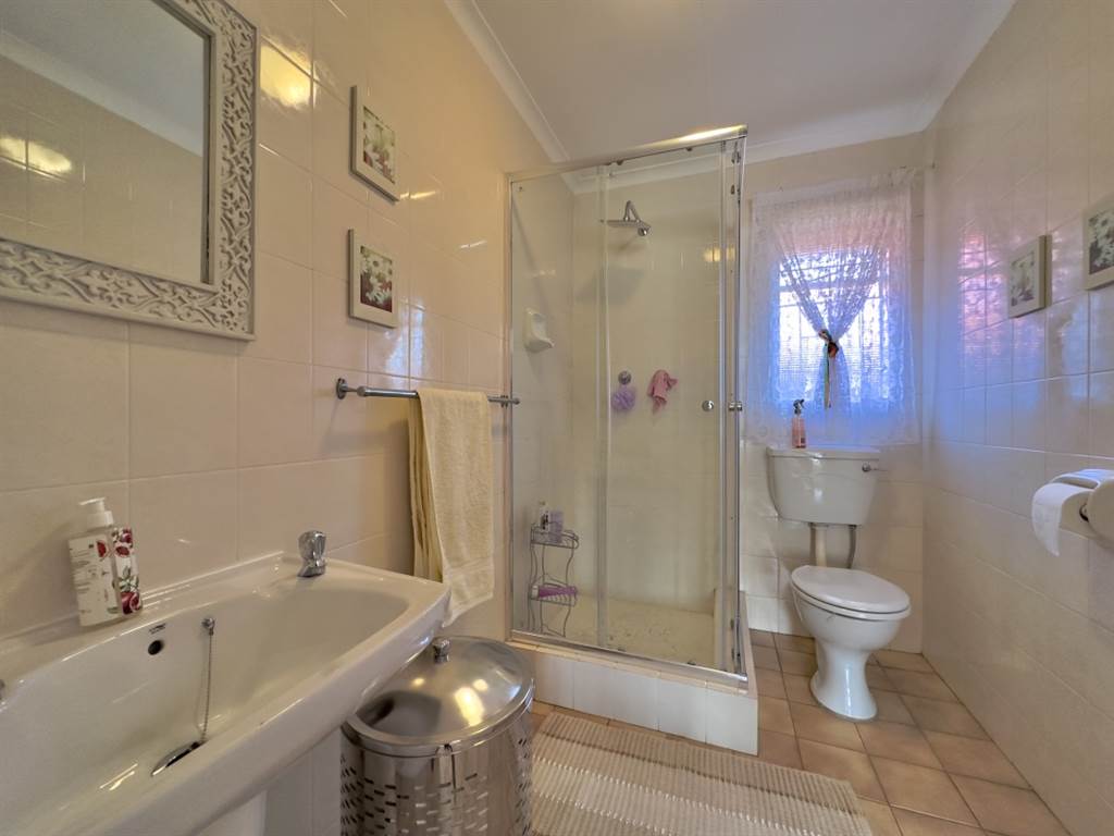 2 Bed Townhouse in Glen Marais photo number 22