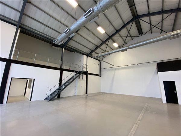 120  m² Commercial space in Brooklyn