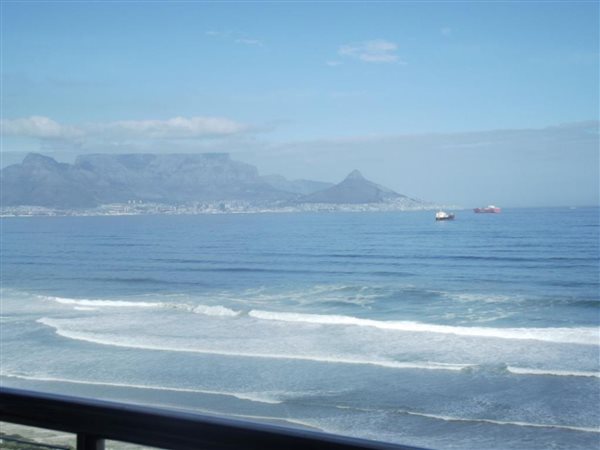 2 Bed Apartment in Bloubergstrand