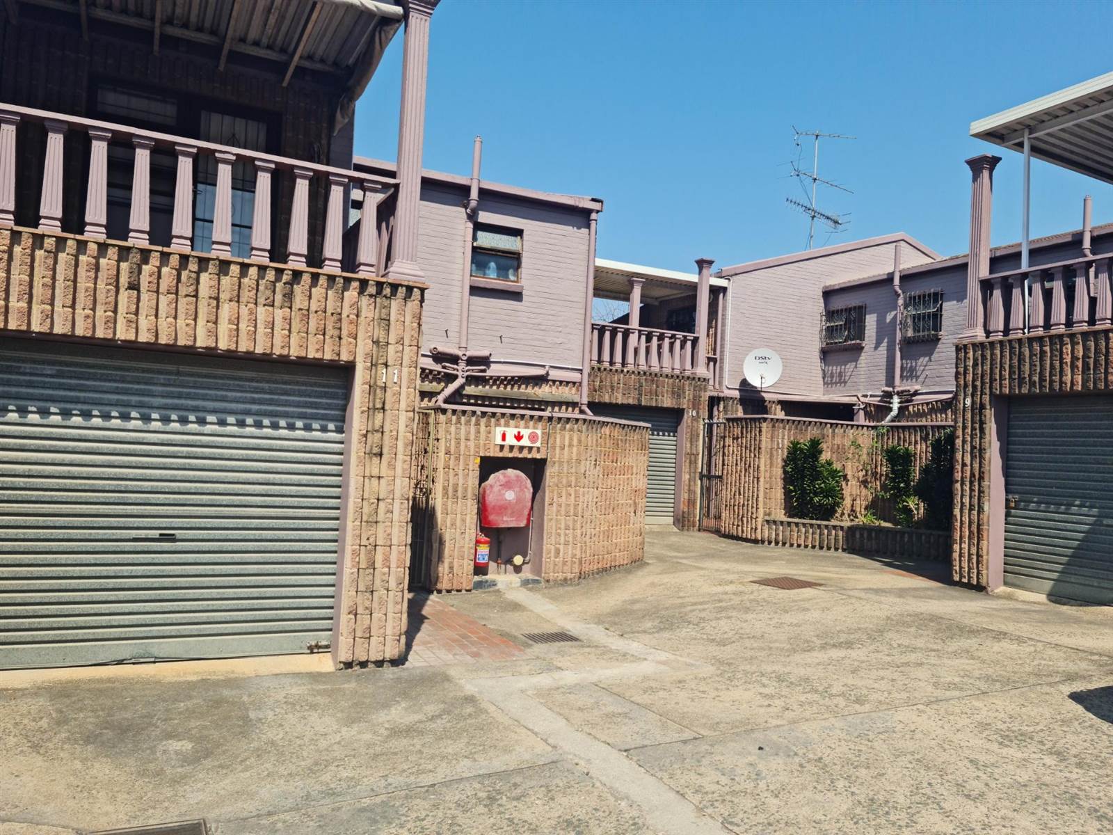 3 Bed Duplex in Pinetown Central photo number 2