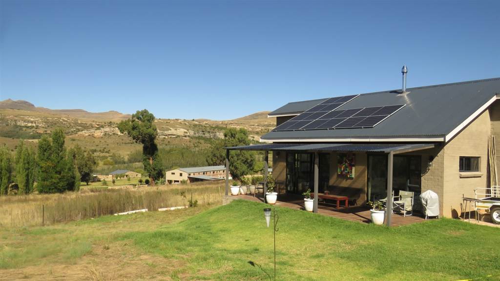 2 Bed House in Clarens photo number 1
