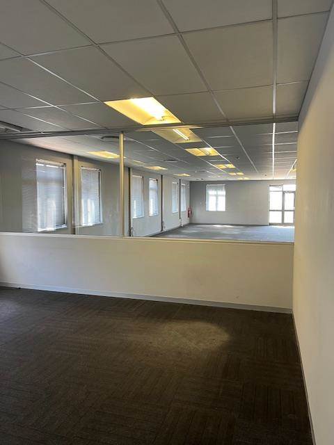 978  m² Office Space in Century City photo number 12