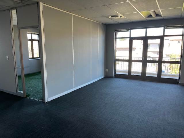 978  m² Office Space in Century City photo number 13