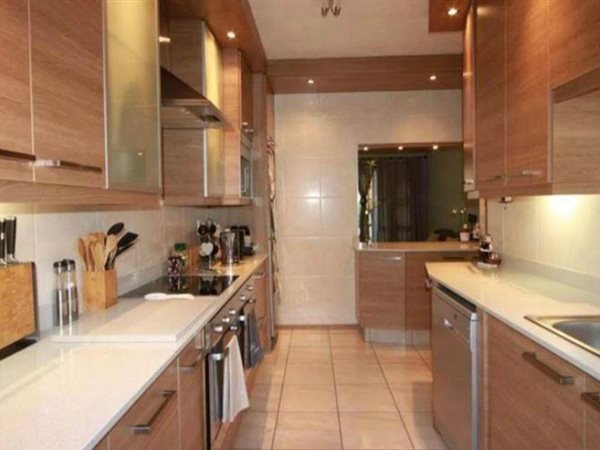 3 Bed Apartment in Northcliff